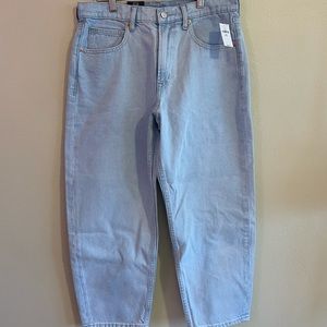 Gap petite high rise barrel jeans with tag